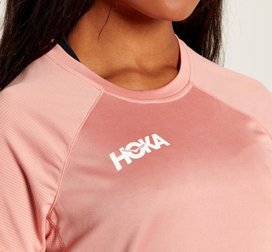 Hoka One One Top Kadın Pembe - Performance Short Sleeve - FB6498321